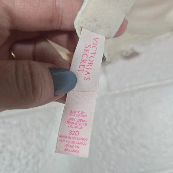 Victoria's Secret Body Lace Sparkle Demi Bra 32D Pushup Bow Coquette Valentines - Picture 4 of 6